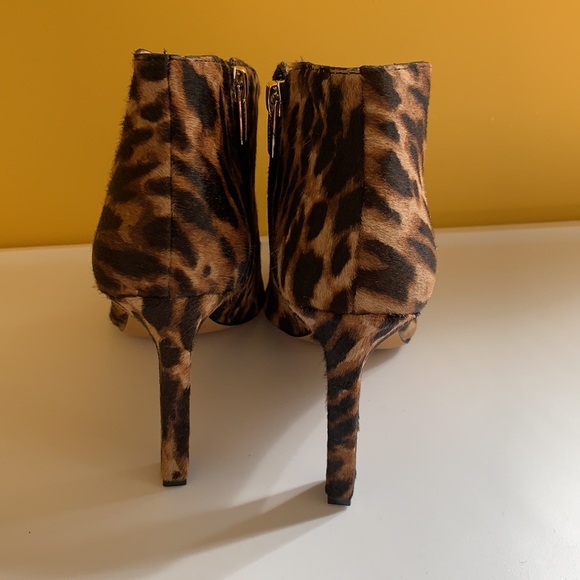 🌺VINCE CAMUTO🌺 Chic ankle heel boot🔥NWOT - Picture 4 of 6